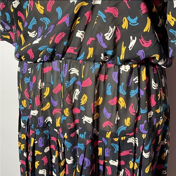 Vintage 80s Dress by Joy Gordon with Short Sleeves, Pleated skirt and Mod 80's - Picture 5 of 12